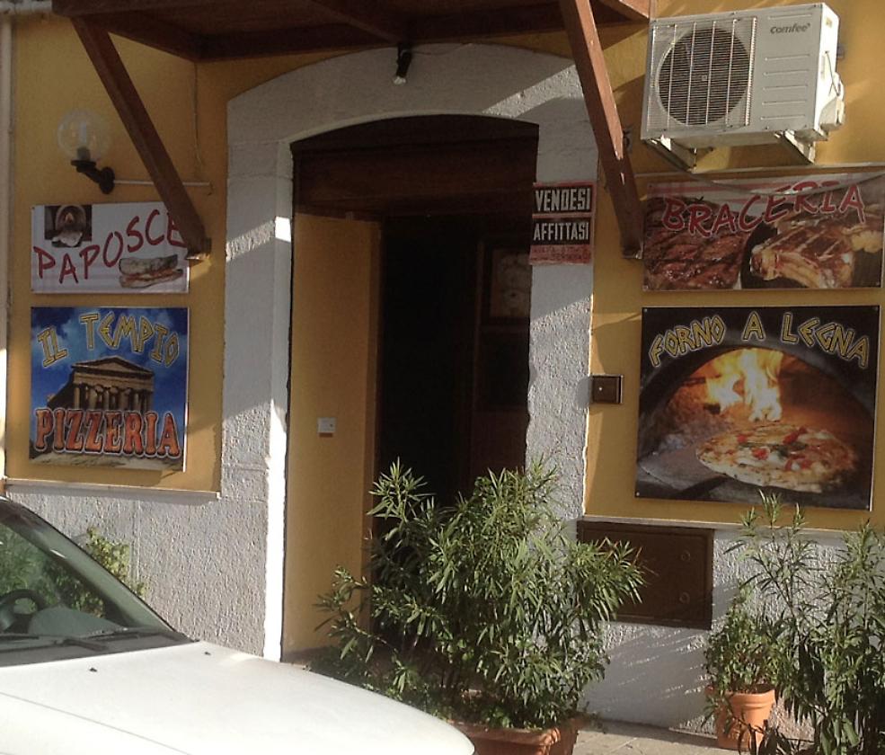 La pizzaria Il Tempio in via Tenente Iorio in vendita