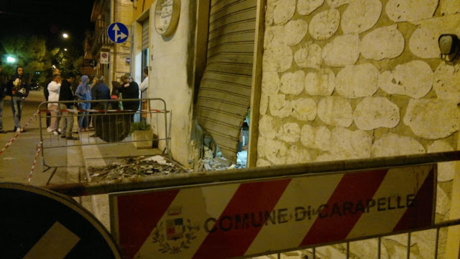 Il negozio di fiori di Carapelle devastato da una bomba