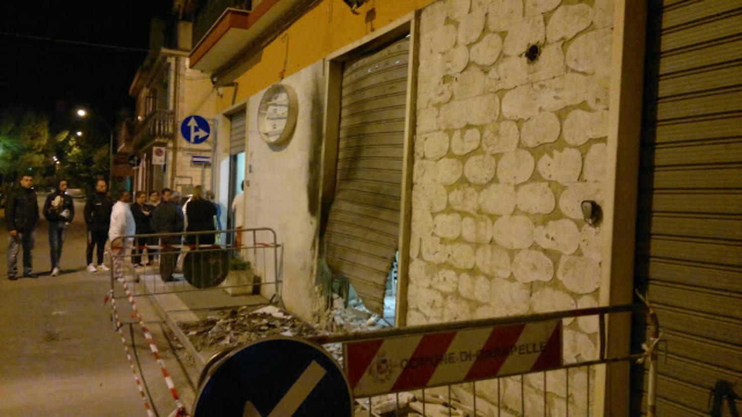 Il negozio di fiori di Carapelle devastato da una bomba