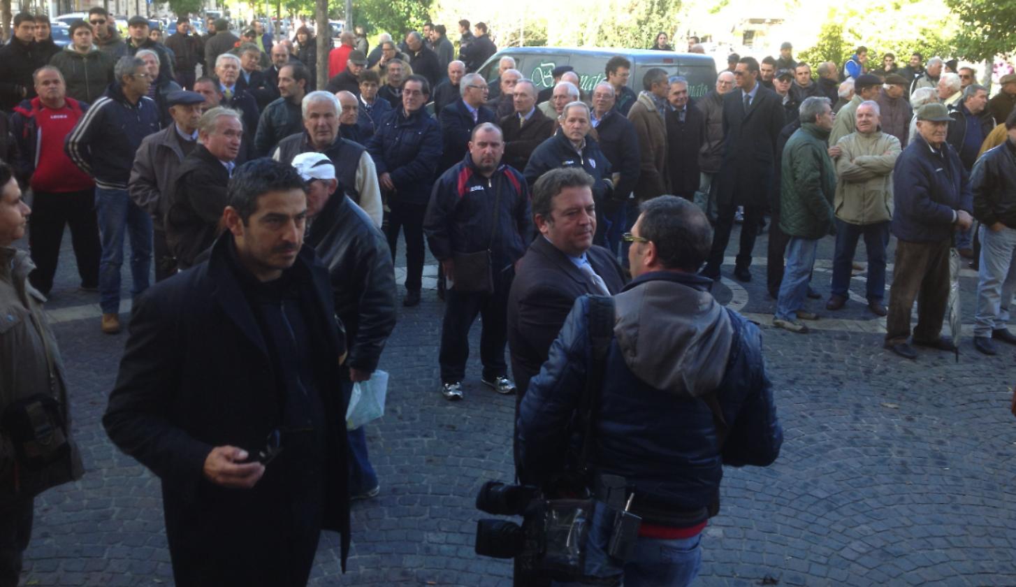 Pasquale Padalino all'arrivo alla Chiesa di Gesù e Maria per i funerali di Nocera