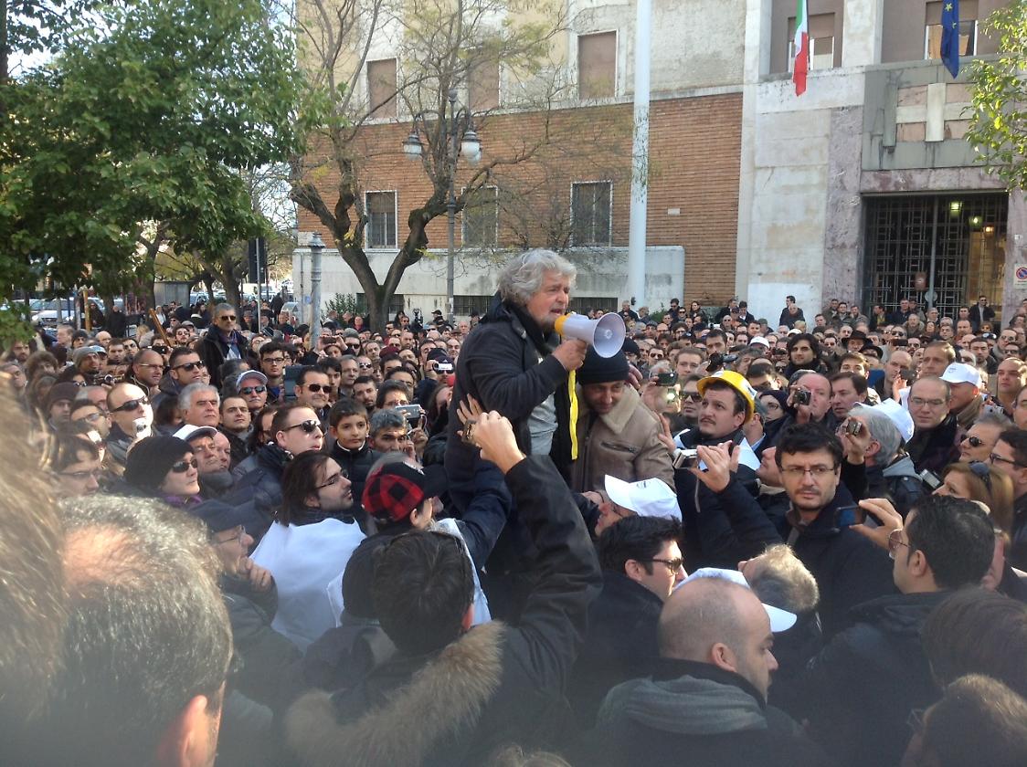 Oggi, 23 dicembre 2012, a Foggia arriva il "ciclone" Grillo