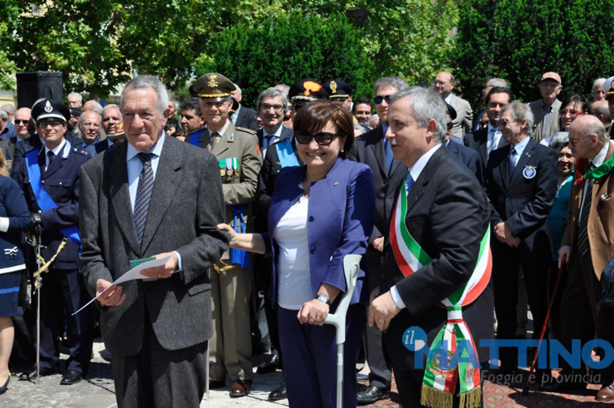 L'onorificenza di Cavaliere a Gennaro Buonanno