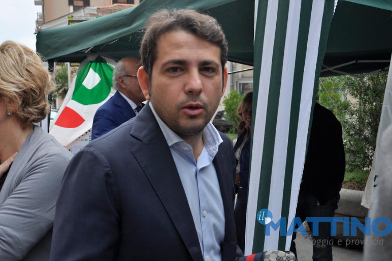 De Pellegrino: "Abusivismo commerciale, in Comune tutti tacciono sulle colpe della tecnostruttura"