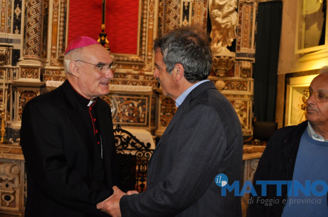 L'arcivescovo di Foggia, Pelvi, con il presidente Saverio Russo
