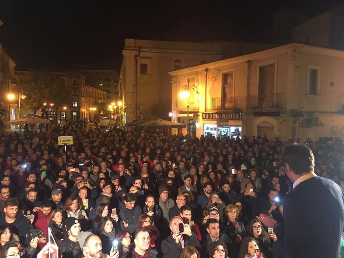 La piazza di Di Battista