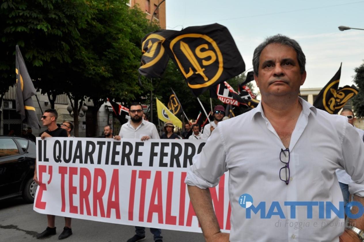Alla testa del corteo