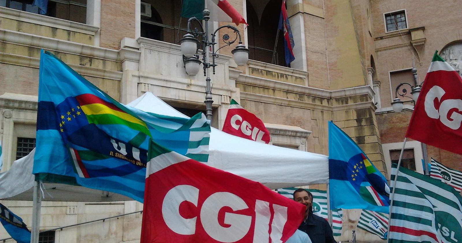 Cgil, Cisl e Uil contro il Comune di Foggia per l'aumento dell'IMU