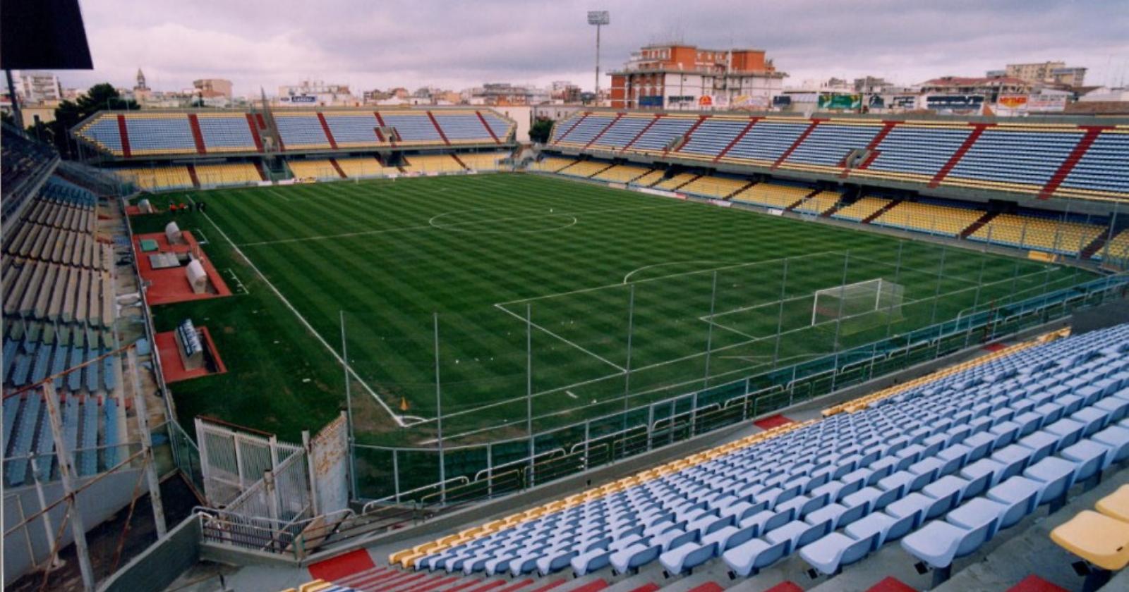 Foggia-Catanzaro domenica si gioca in anticipo: alle 17.30