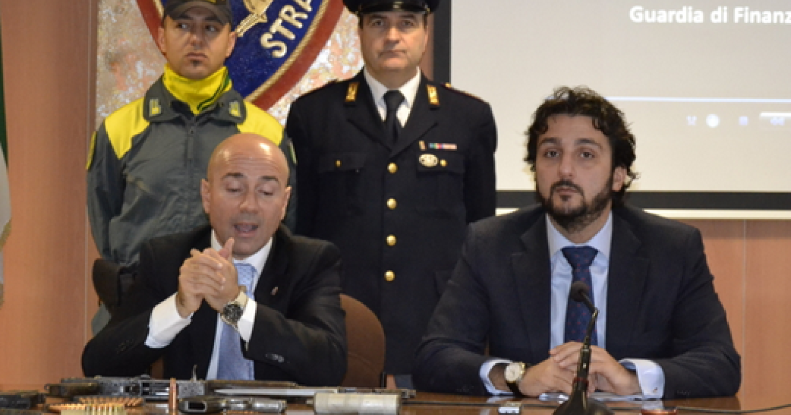 Un momento della conferenza della Polizia e della Gdf