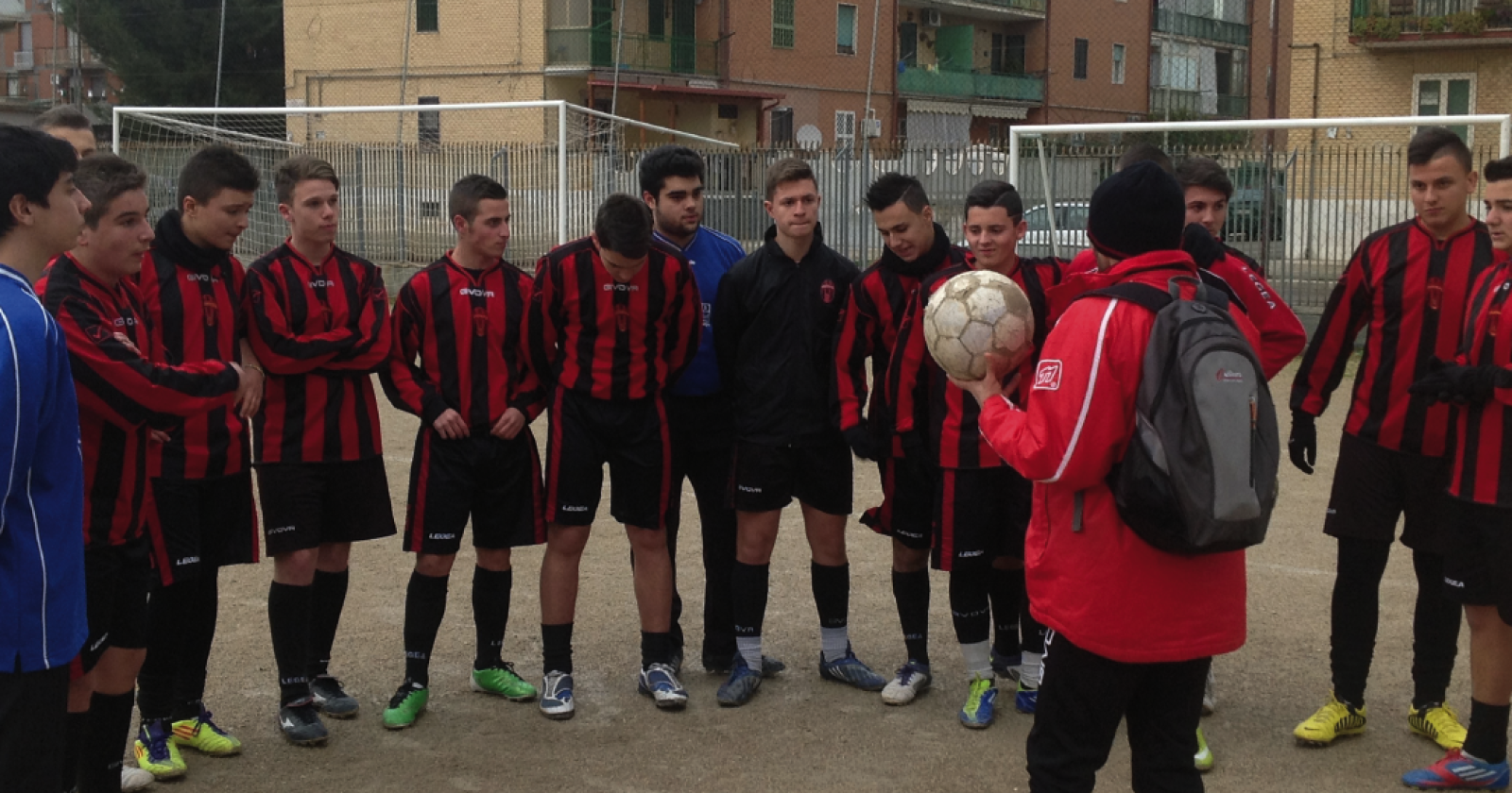 Il calcio sano che tiene lontani gli allenatori pedofili