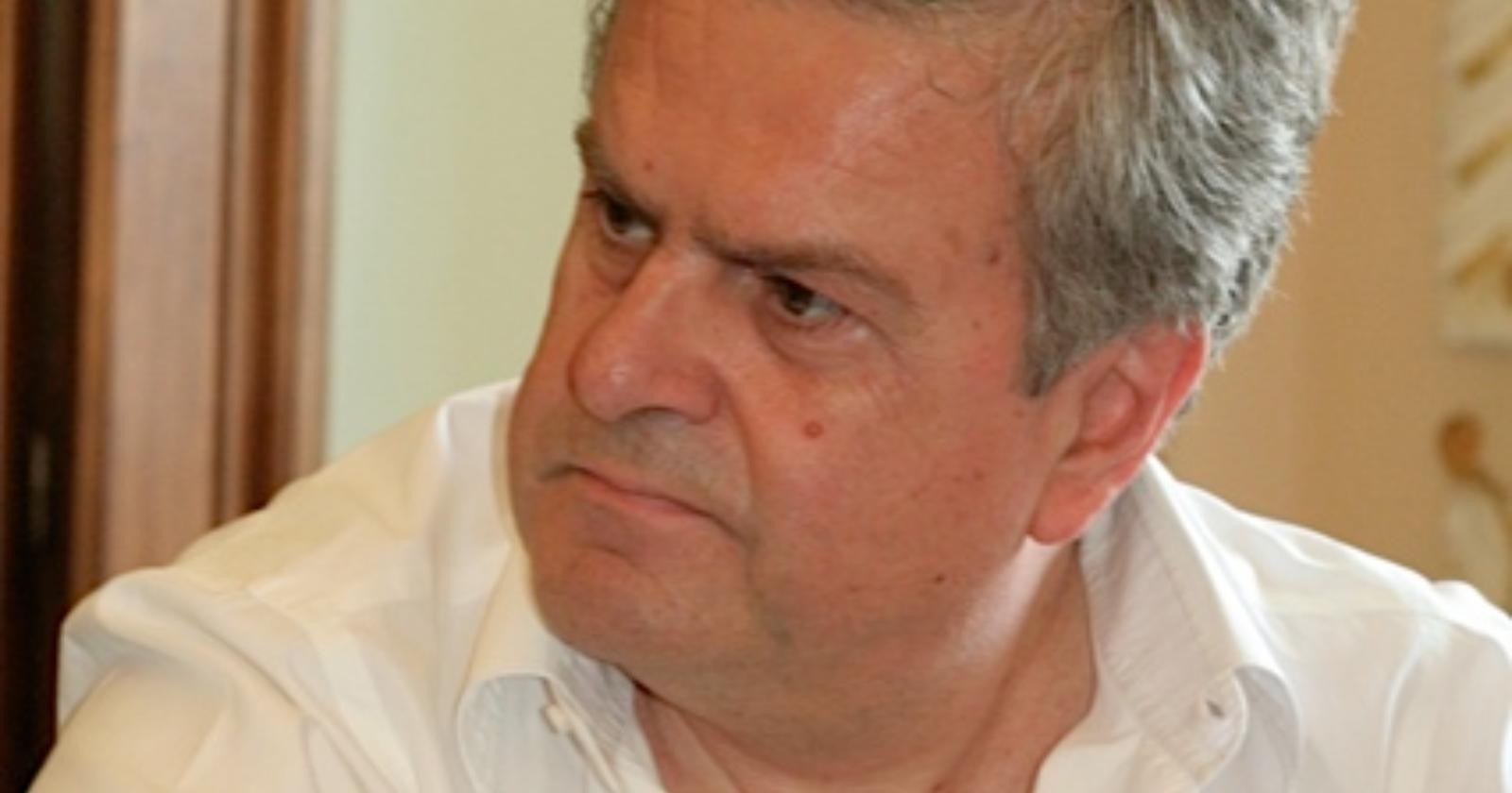 Ruocco (Pdl) come un marito invidioso: per far dispetto alla moglie si taglia…
