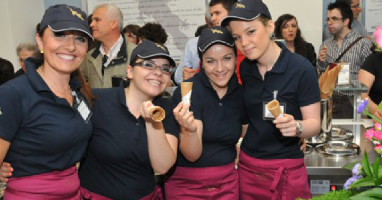 Rapinano la gelateria Gabrielino, dipendente si sente male e viene ricoverata in ospedale