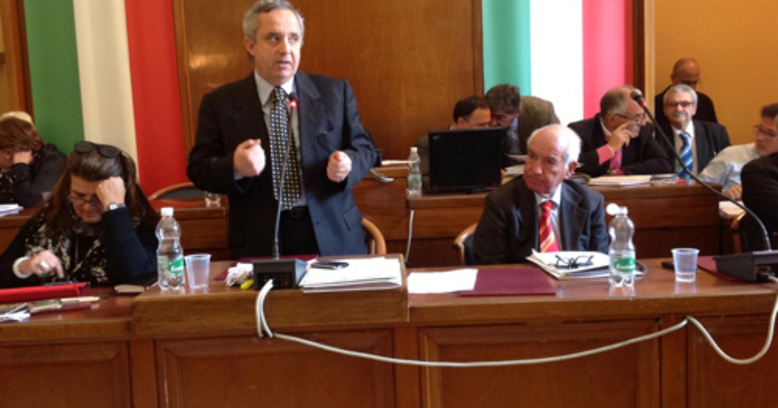 Mongelli conserva la maggioranza, Pellegrino la poltrona e SEL borbotta