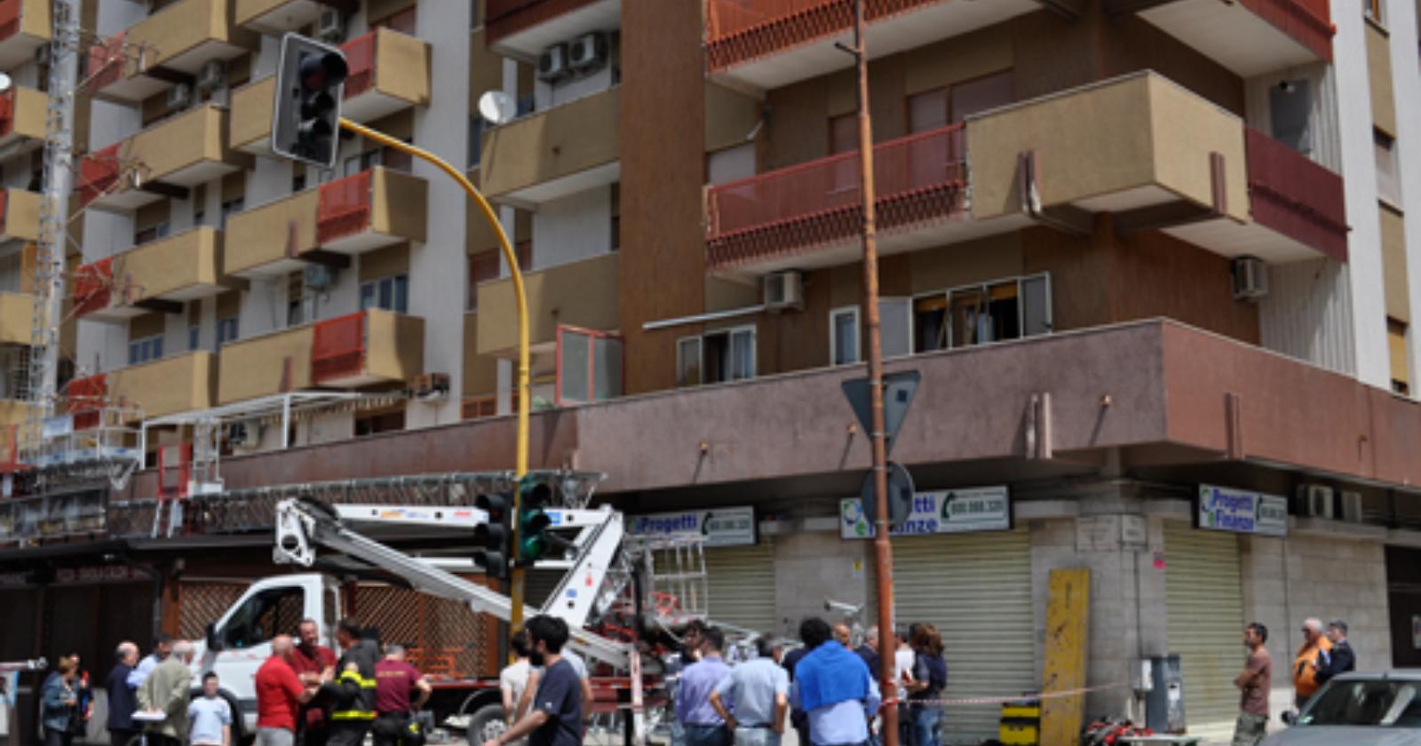 Foggia, crolla ponteggio in via Telesforo: gravi due operai