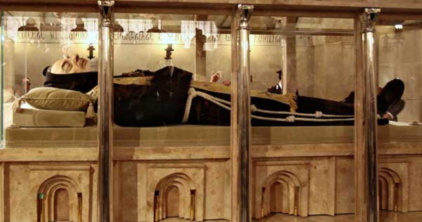 I sindaci del Gargano: «Il cuore di Padre Pio non si tocca»