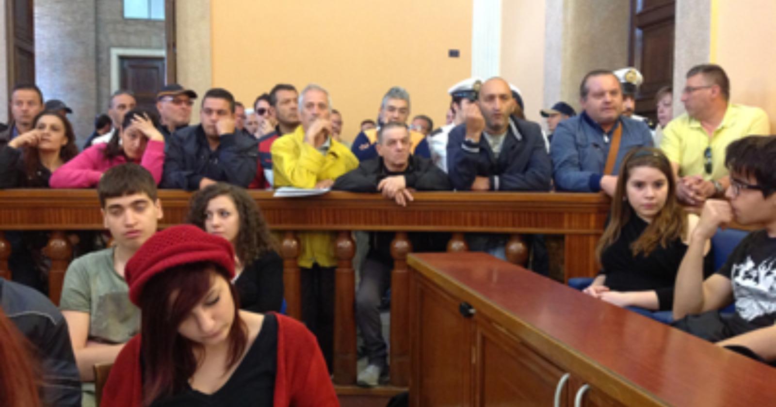 Lavoratori del verde, in Consiglio va in scena la protesta
