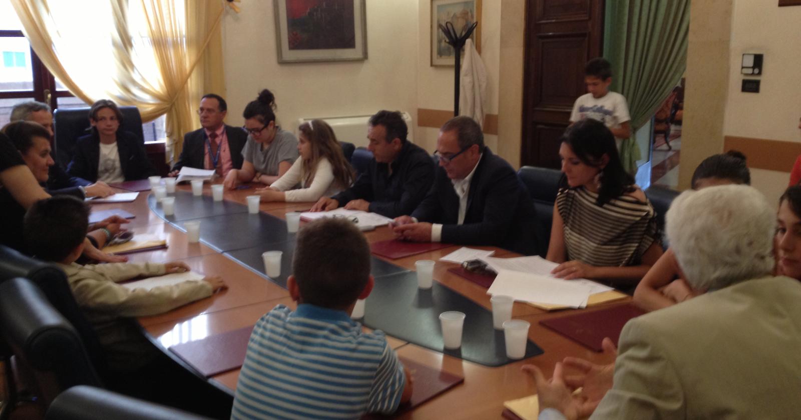 Nella foto un momento della riunione fra le giunte