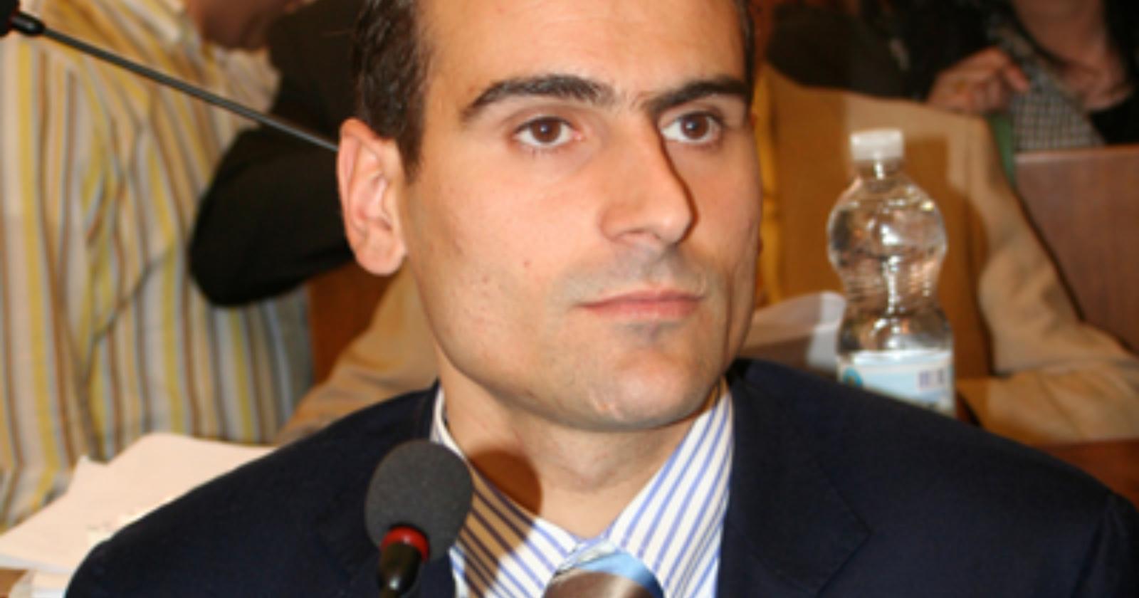 Antonio Potenza si dimette da sindaco di Apricena: lo fa per alzare il prezzo?