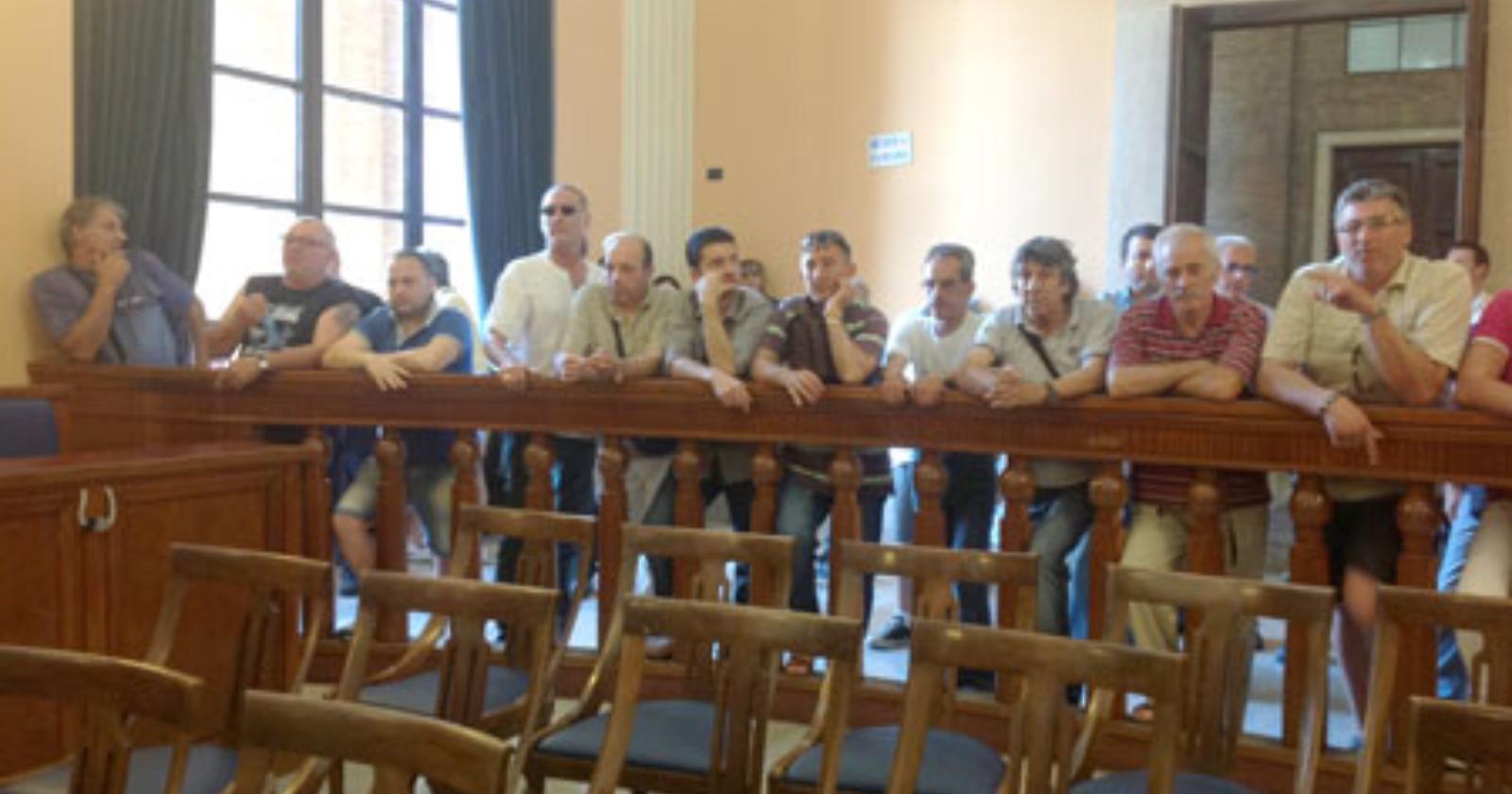 Foggia, protesta dei lavoratori del verde in consiglio comunale