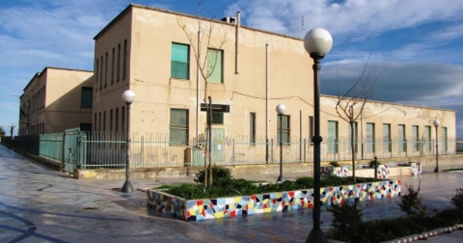 Manfredonia, bidello ritrovato morto nel liceo classico "Aldo Moro"