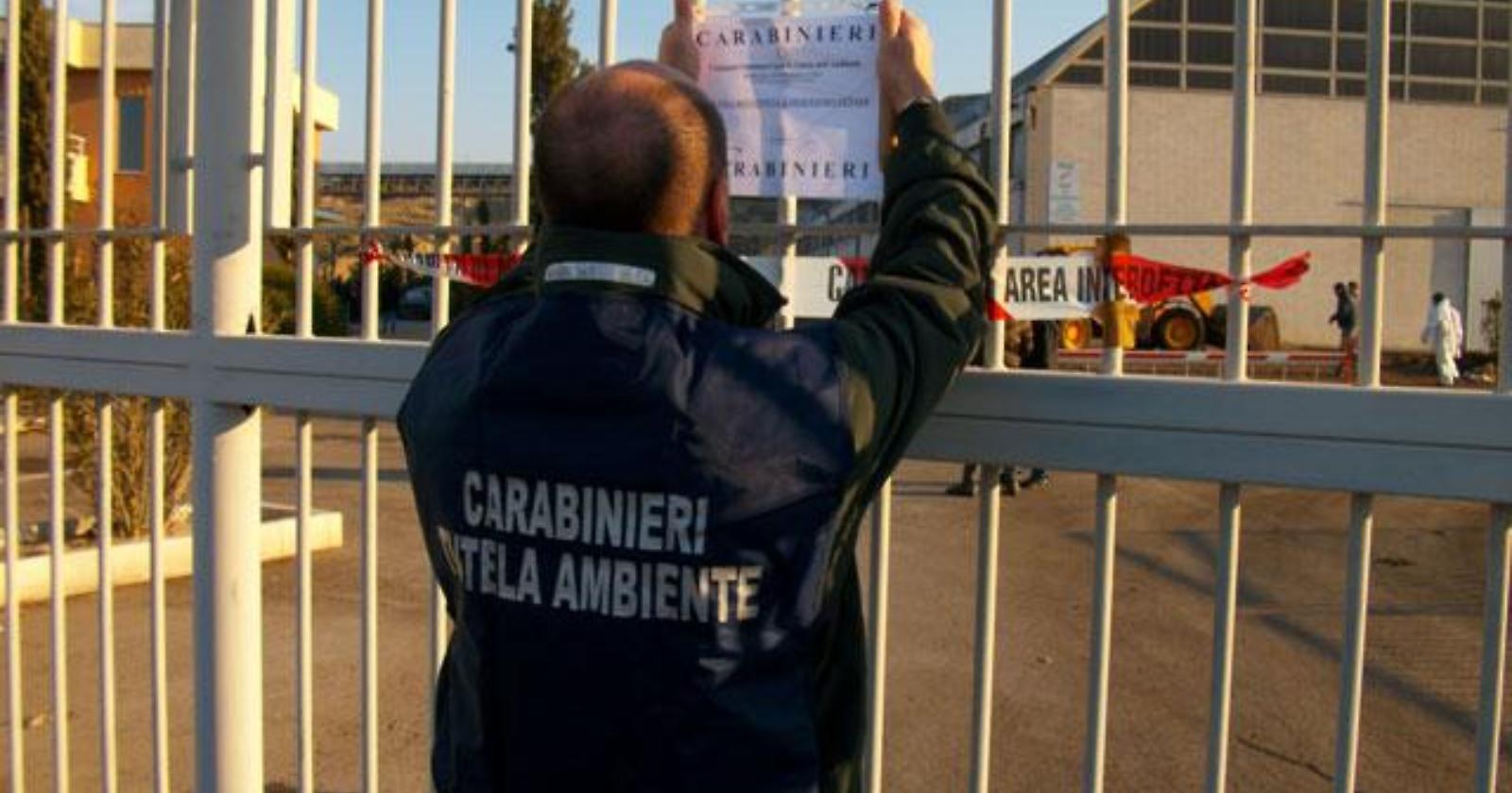 La Foggia in guêpière e la puzza dei cagasotto