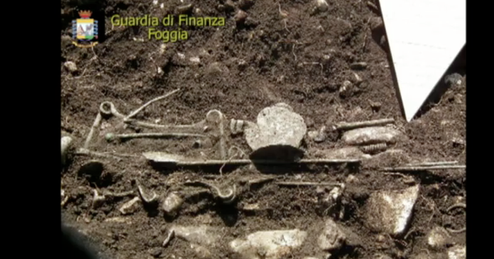 I finanzieri come Indiana Jones: portano alla luce un'intera area archeologica