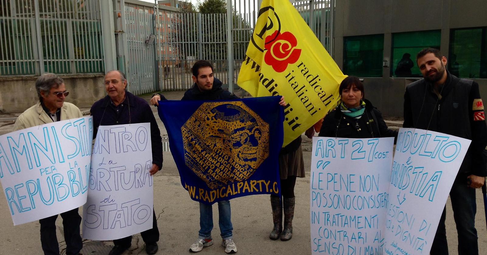 Emergenza carceri: a Foggia sit-in di protesta dell’associazione radicale “Mariateresa Di Lascia” 