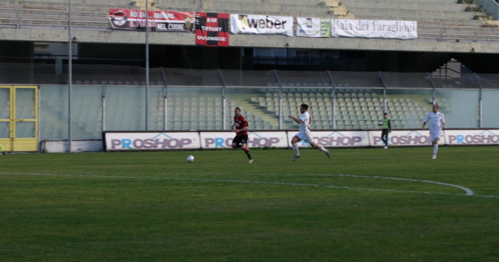 Un pulman di tifosi del Cosenza bloccato prima di arrivare a Foggia