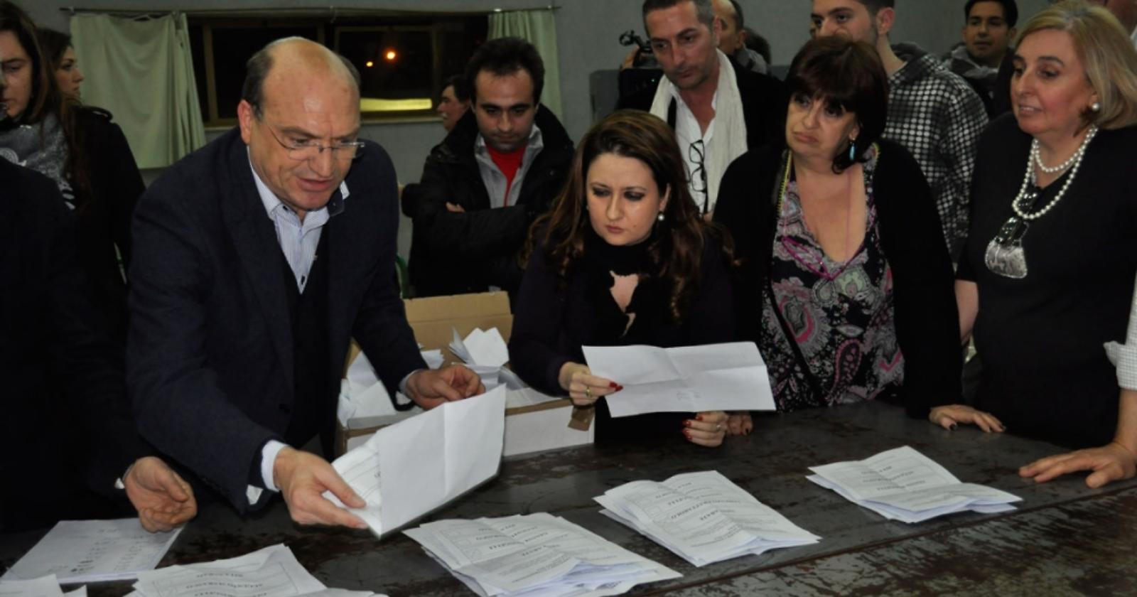 Primarie, risultati parziali: Marasco al 45,20% rispetto al 28,33% di Mongelli