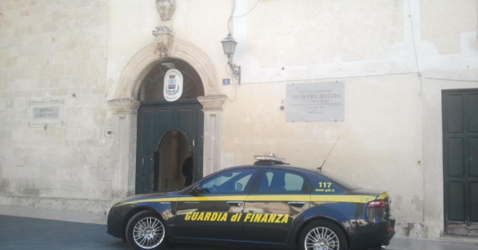Arresti domiciliari per tre dipendenti comunali di Manfredonia