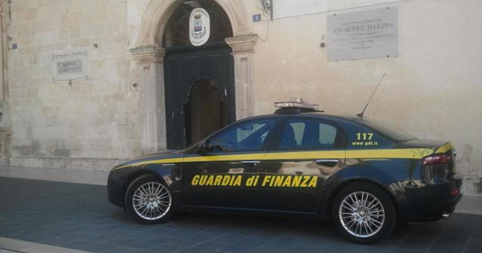 Confezionava droga in uno scantinato, arrestata dai finanzieri una donna di Manfredonia 