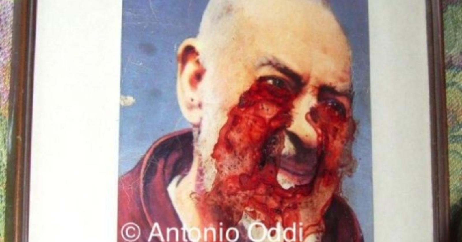 In Abruzzo un quadro di Padre Pio piange lacrime di sangue