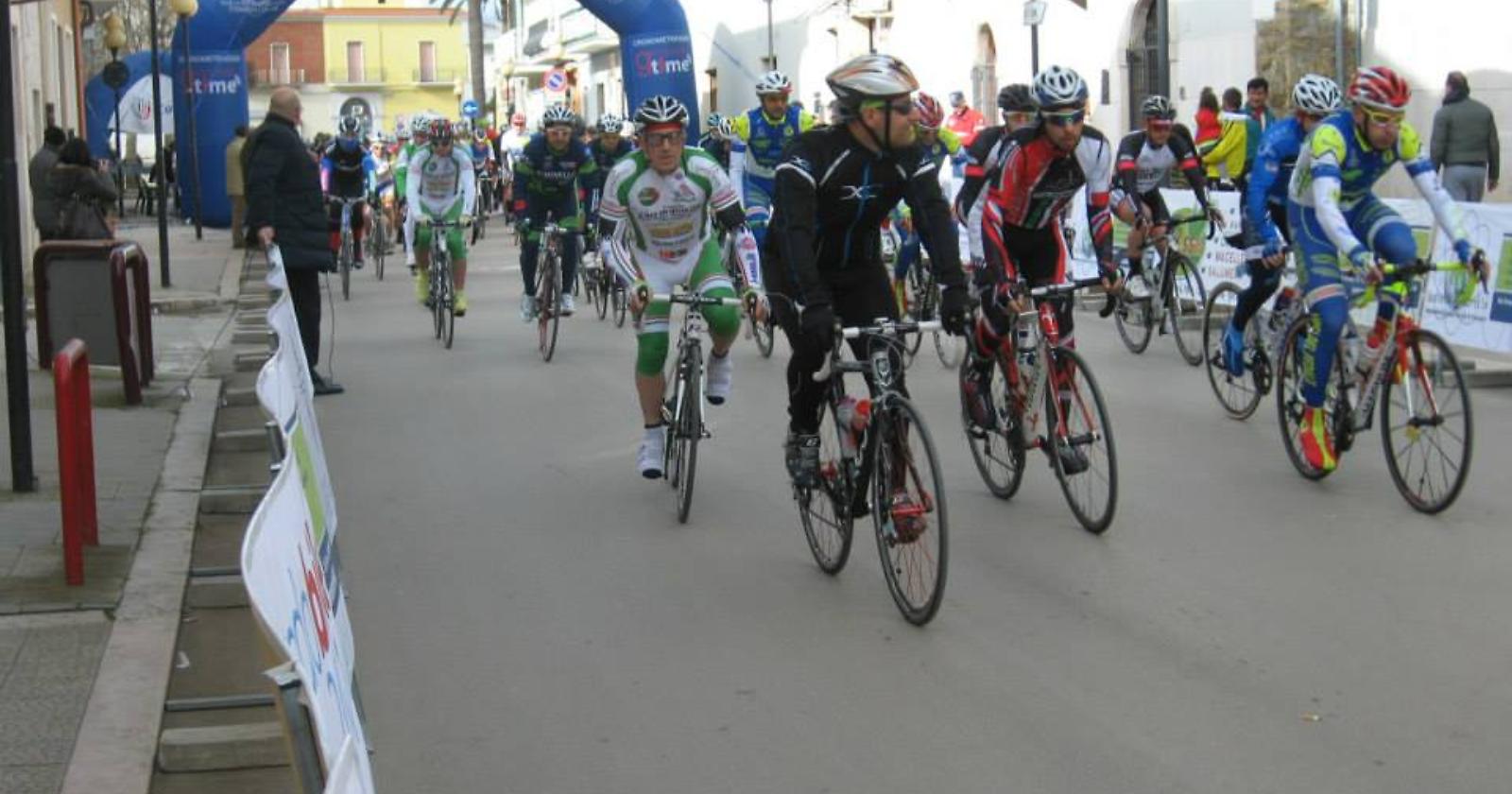 Le "Tre Province" esaltano la pedalata di Antonio Borrelli
