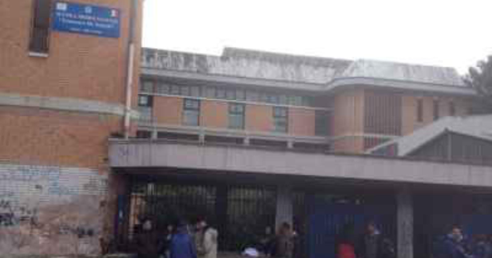 La protesta non si ferma: il Collettivo "0881" occupa di nuovo la "De Sanctis"