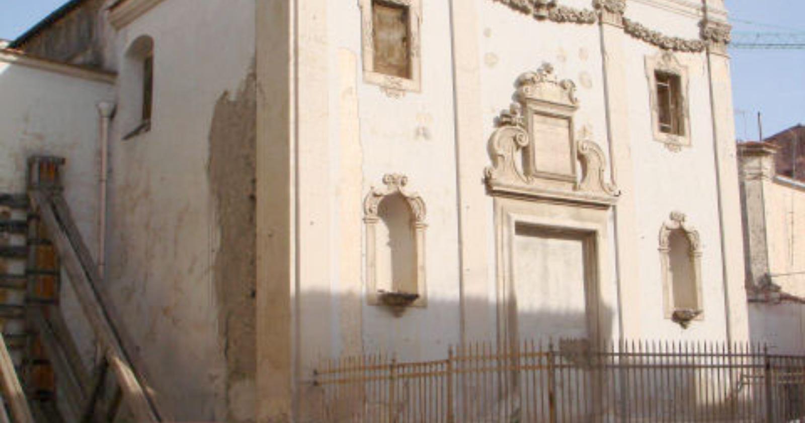 Foggia, la "chiesa dei morti" esce dal Purgatorio