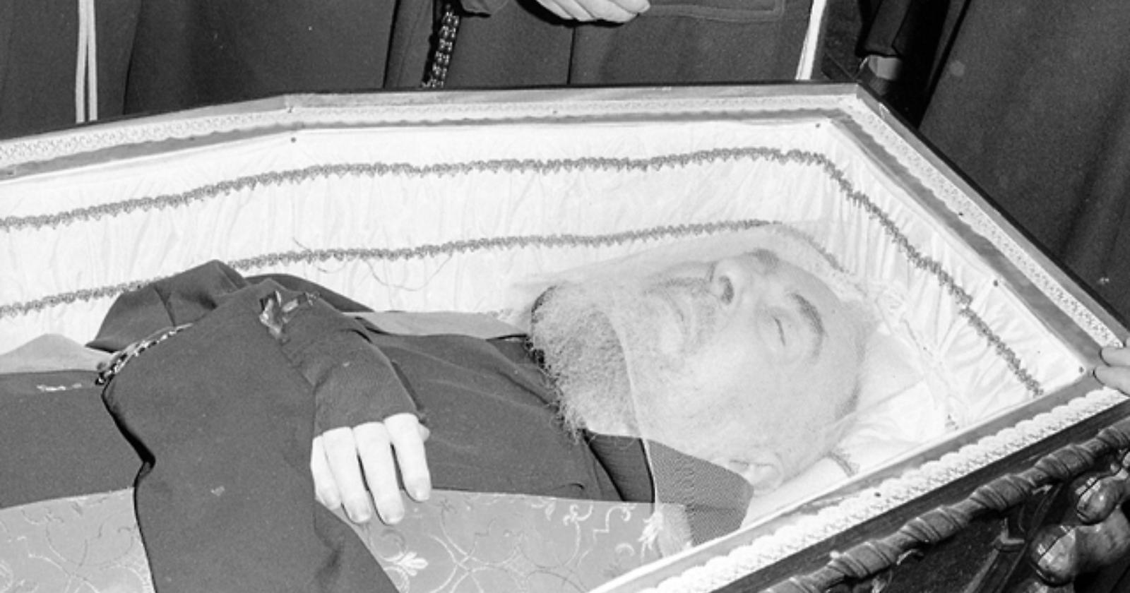 Oggi, 24 Aprile 2008, la prima ostensione del corpo di Padre Pio
