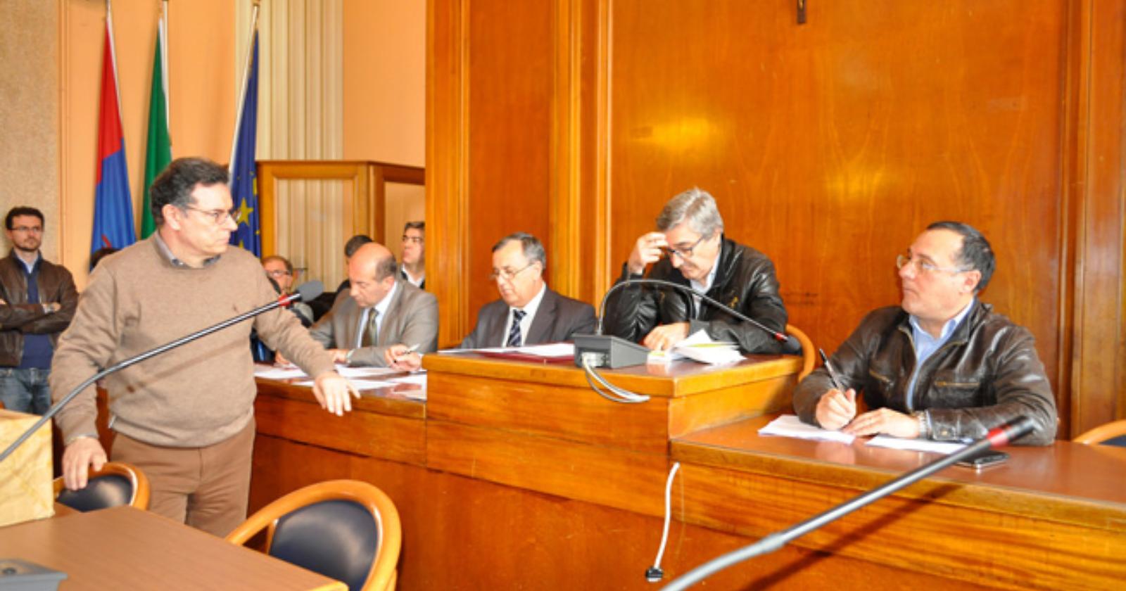 Dopo la riammissione di "Onda del popolo", si decide se rifare il sorteggio delle liste elettorali e dei candidati a Foggia