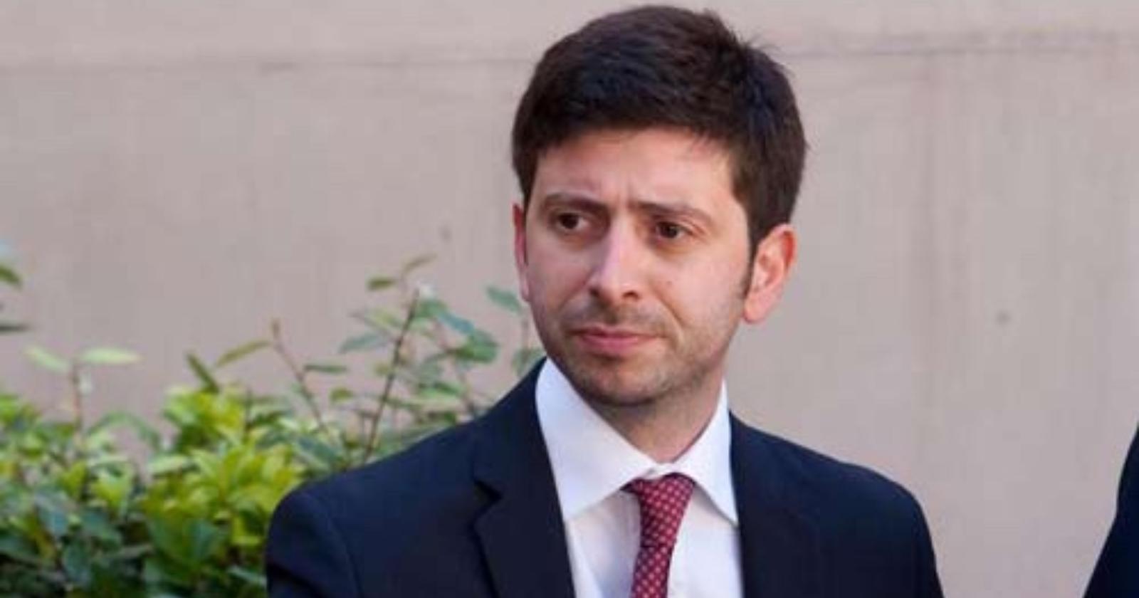 Elezioni, Speranza: «Renzi parla di Leu ma prepara il governo con Berlusconi»