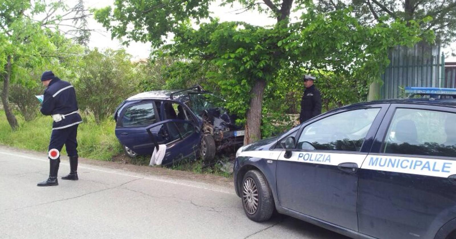 "Vacanze coi fiocchi", volantinaggio della Polizia Municipale di Foggia sulla sicurezza stradale