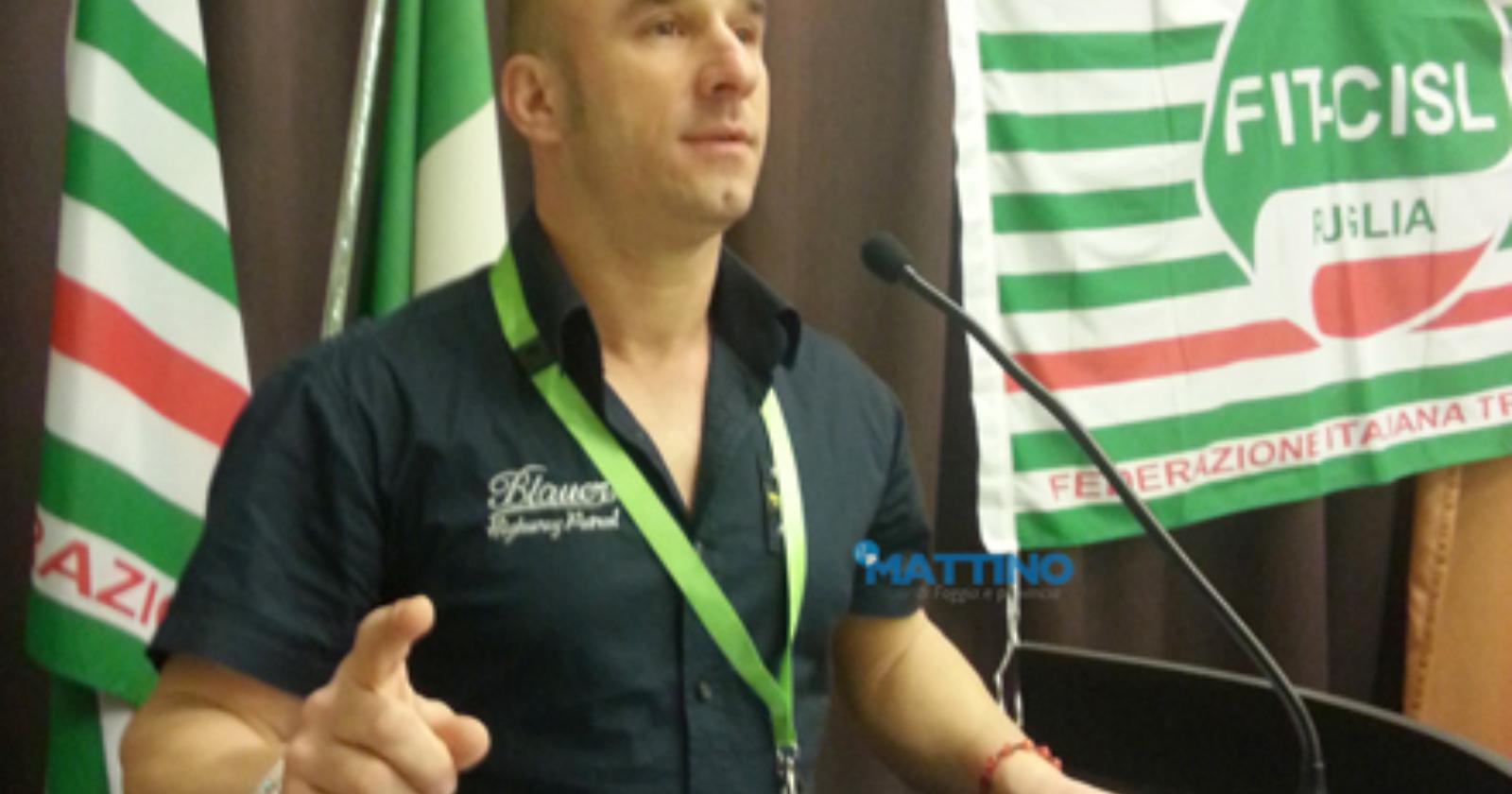 Attacchinaggio e lanci di volantini abusivi a go-go, questa notte «Foggia sembrava una città in guerra»