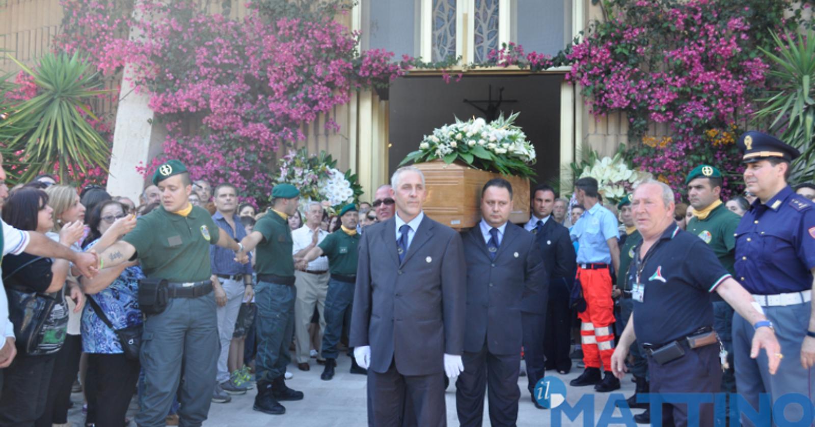 Funerali Giusy e Luigi, Tamburrino: «Salvatore avrà bisogno d'ora in avanti di noi»