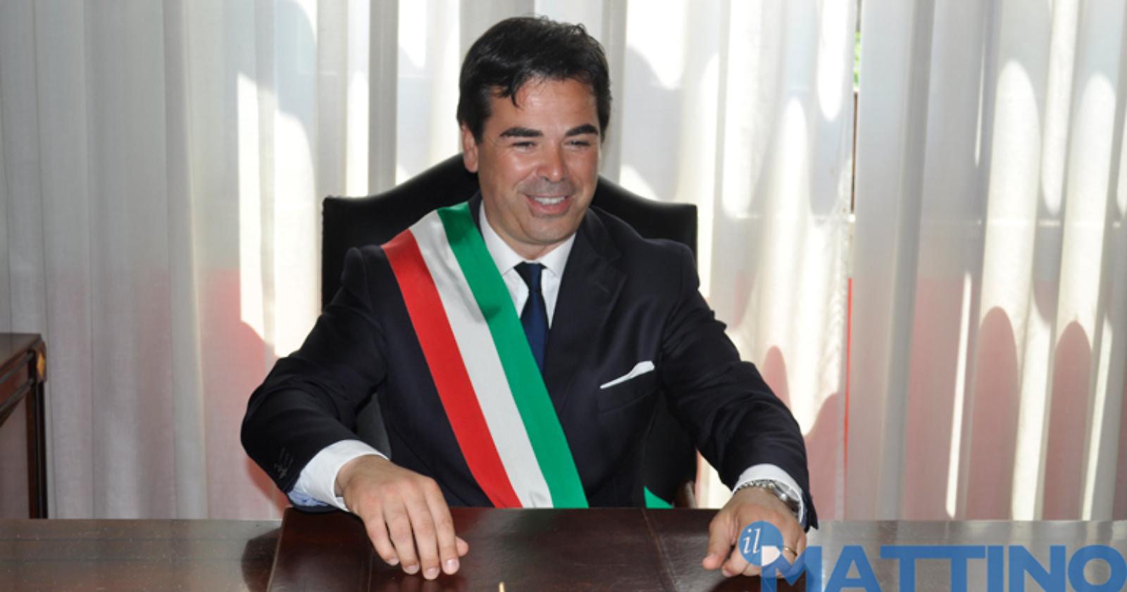 Landella: «Altro che "salva abusivi": così sistemiamo una voluta per tutte il commercio ambulante»