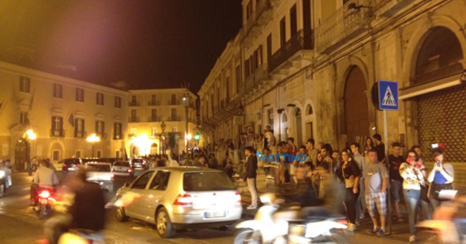 La Foggia by night che esulta per la vittoria dell'Italia sull'Inghilterra