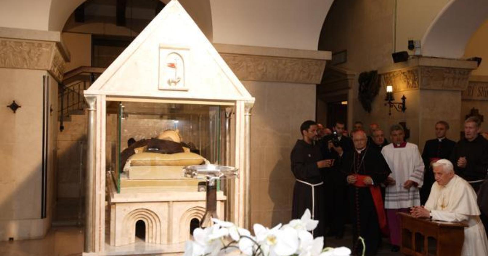 Oggi, 21 Giugno 2009, la visita di Papa Benedetto XVI a San Giovanni Rotondo sulle spoglie di San Pio
