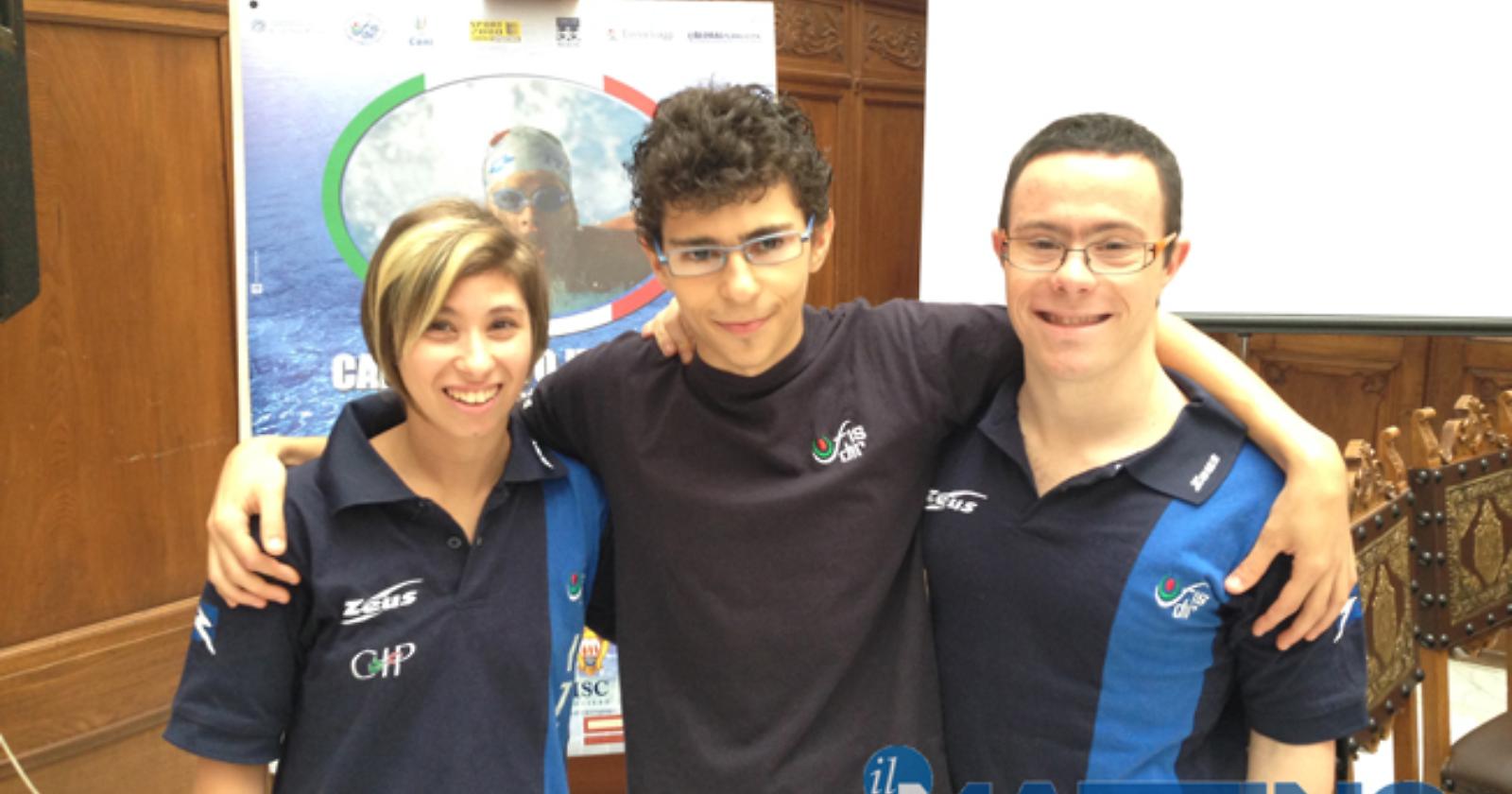 Sfilate e sbandieratori per l'inizio del Campionato Italiano Nuoto Fisdir a Lucera