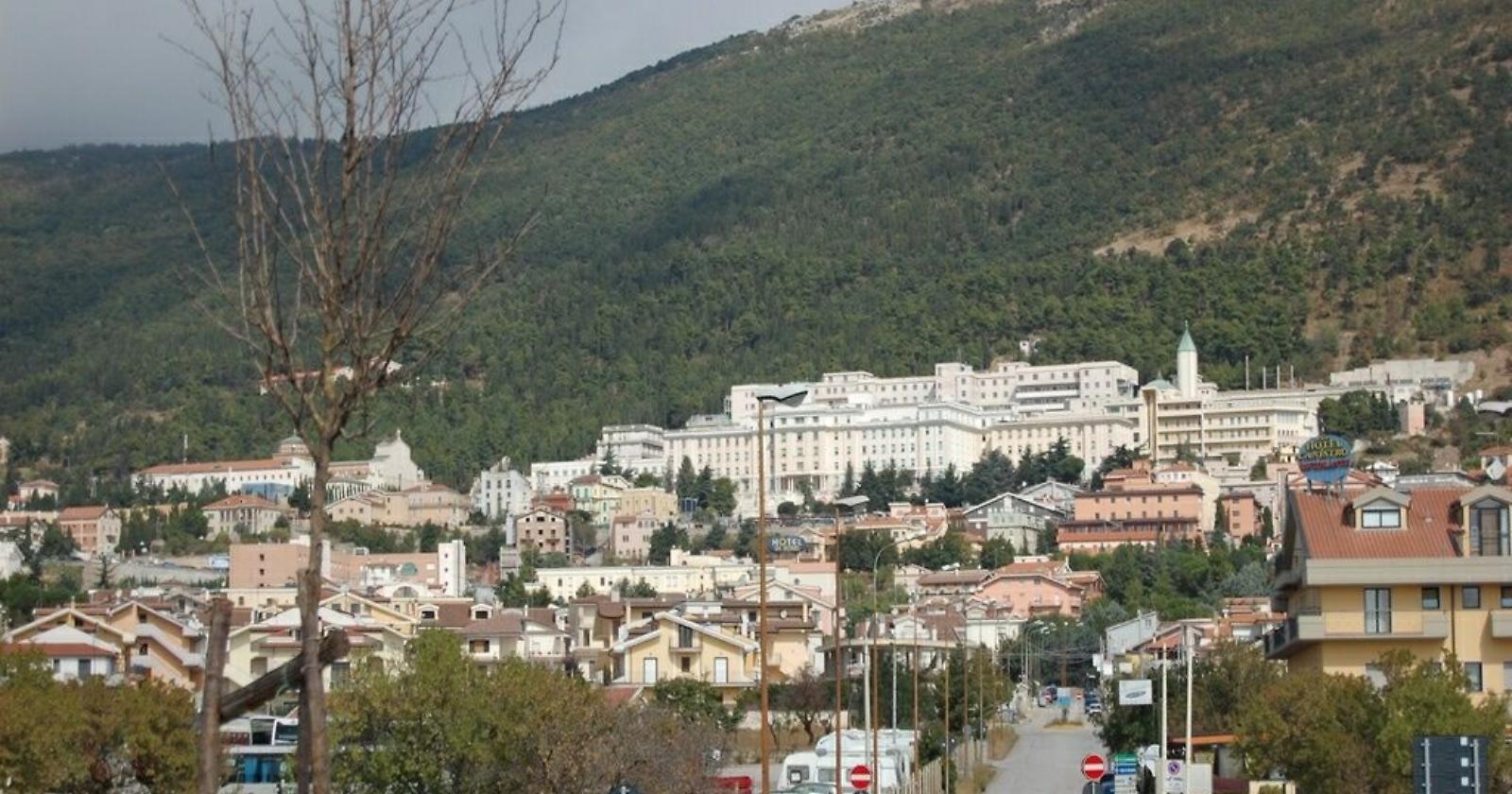La S. Giovanni perbene si ribella: questa sera marcia per la legalità, c'è anche Emiliano