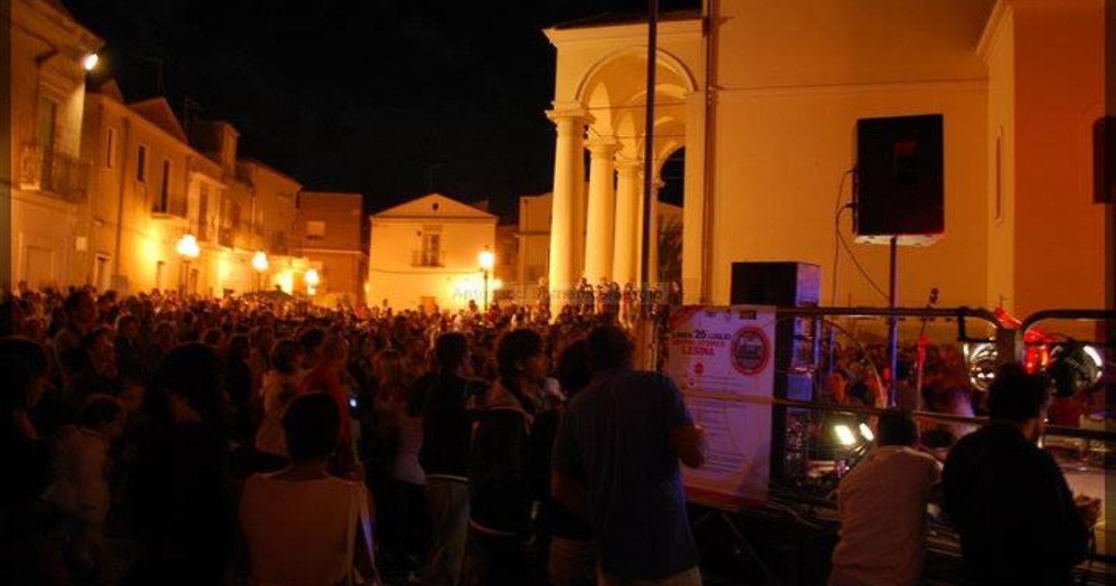 Altro che taranta, Lesina si scatena con "Il Ballo di Sant'Anna"