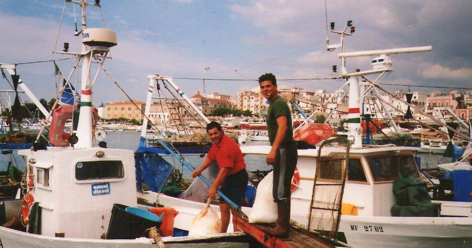 Cassa integrazione bloccata, protestano i pescatori di Manfredonia