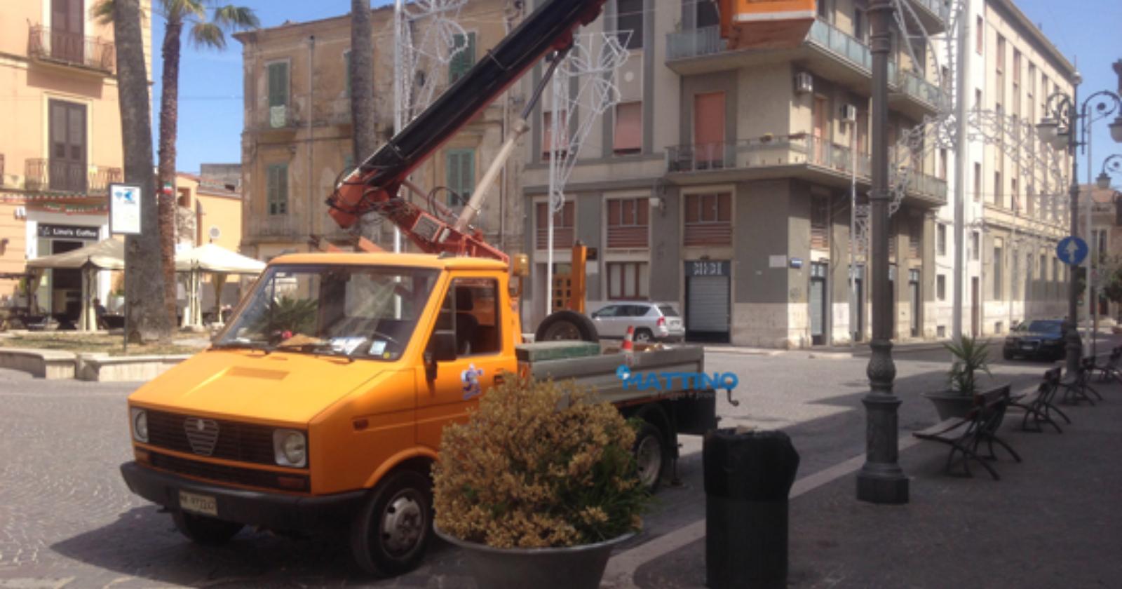 Landella e D'Emilio fanno il verso a Ungaretti: «Così Foggia s'illumina d'immenso»