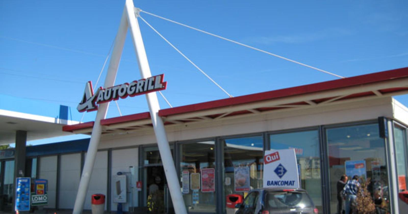  A16, rapina in autogrill, due banditi fuggono con l'incasso